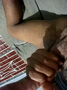 Snapshot of simp699999 chatting on 10/05/25, 09:18 simp699999 online show from 10/05/25, 09:18