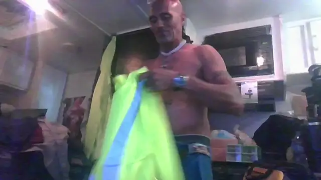 Snapshot of badboy2u2025 chatting on 11/09/25, 08:07 badboy2u2025 online show from 11/09/25, 08:07