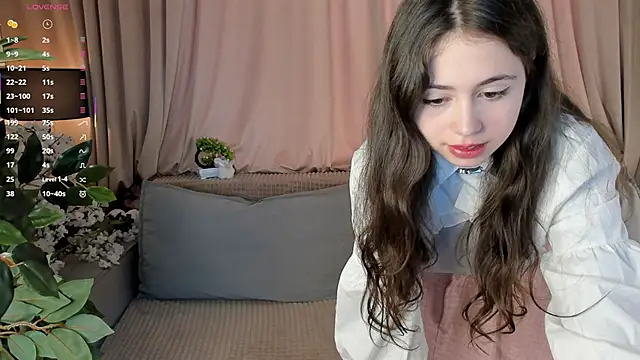 JulianaChapel online show from 11/02/25, 08:17