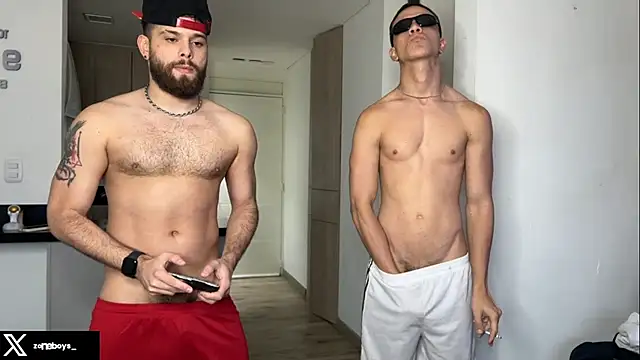 Snapshot of zoneboys chatting on 11/07/25, 10:32 zoneboys online show from 11/07/25, 10:32