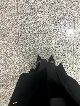 xiaoyuan01 online show from 09/24/25, 01:42