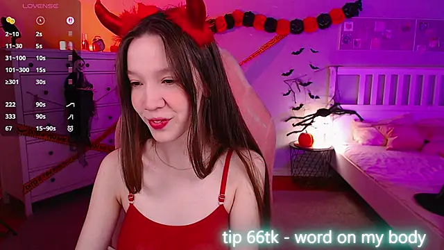 Shriya Sarann online show from 10/26/25, 02:12