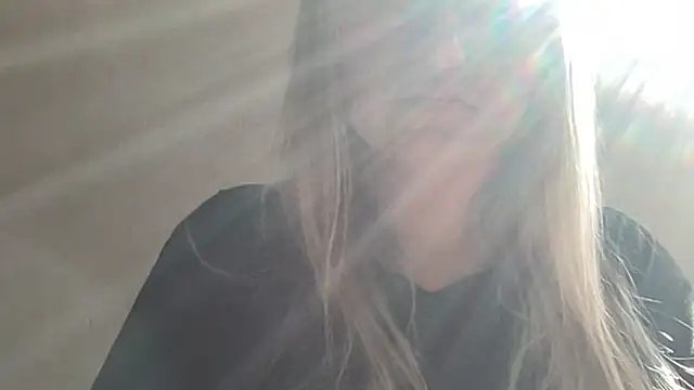 Snapshot of MonicaSweett chatting on 10/02/25, 08:43 MonicaSweett online show from 10/02/25, 08:43