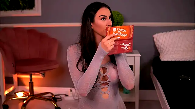 LucyxRios online show from 11/07/25, 09:48