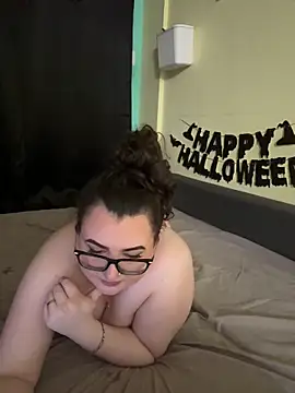 HaleyAyush online show from 10/18/25, 04:52