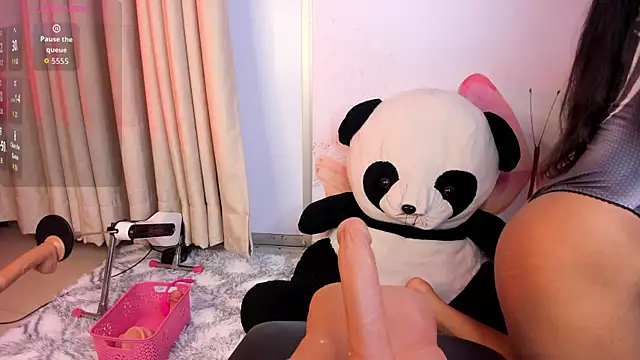 Snapshot of Im_perla_ chatting on 10/21/25, 03:07 Im perla online show from 10/21/25, 03:07