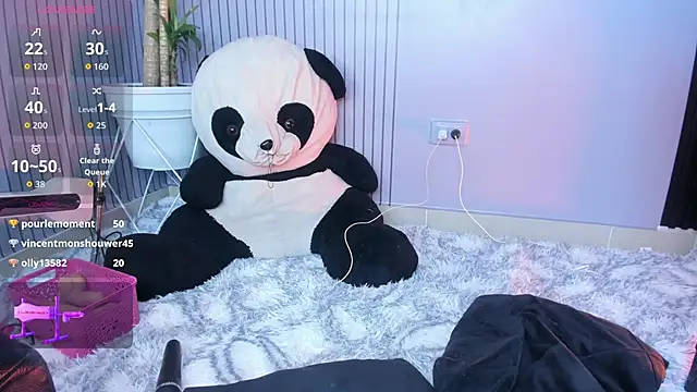 Snapshot of Im_perla_ chatting on 10/26/25, 02:23 Im perla online show from 10/26/25, 02:23