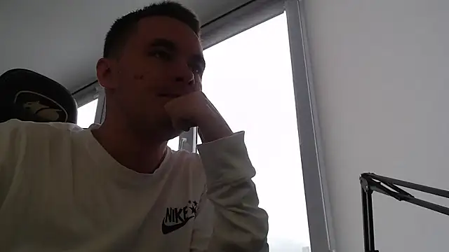 Snapshot of FreddyBredi chatting on 11/01/25, 09:00 FreddyBredi online show from 11/01/25, 09:00