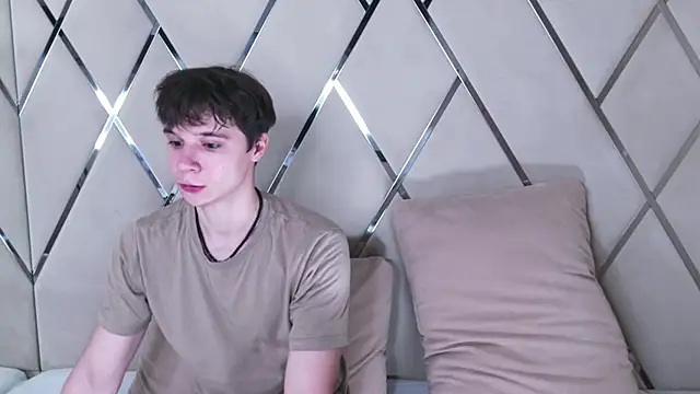 AnthonyHall online show from 10/26/25, 04:18