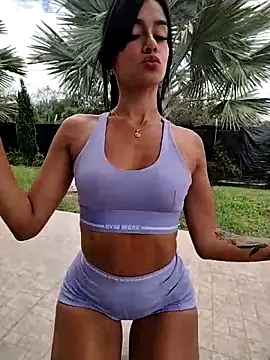 Snapshot of Juliana_Xander chatting on 10/13/25, 03:56 Juliana Xander online show from 10/13/25, 03:56