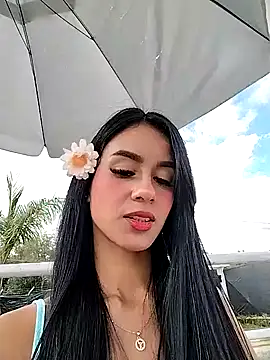 Snapshot of Juliana_Xander chatting on 10/24/25, 02:13 Juliana Xander online show from 10/24/25, 02:13