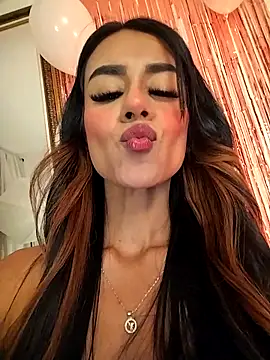 Snapshot of Juliana_Xander chatting on 11/16/25, 02:17 Juliana Xander online show from 11/16/25, 02:17