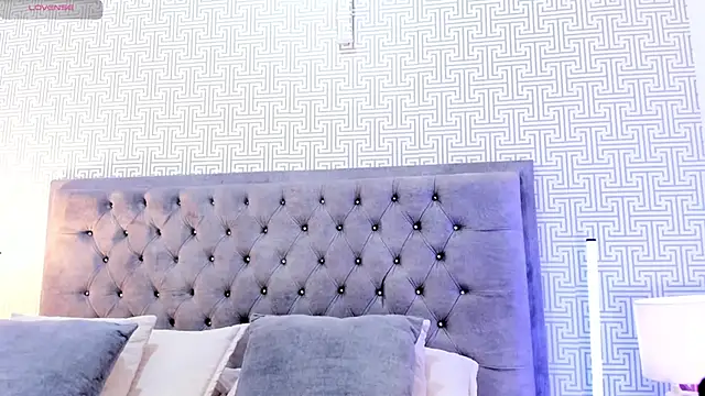 Evaa Lunna  online show from 11/19/25, 08:09