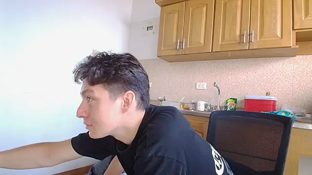 Aria Arthur online show from 10/15/25, 12:27