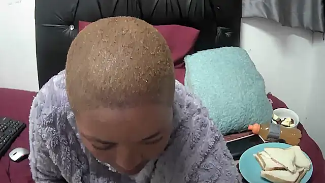 Flirtfatale online show from 10/07/25, 09:45