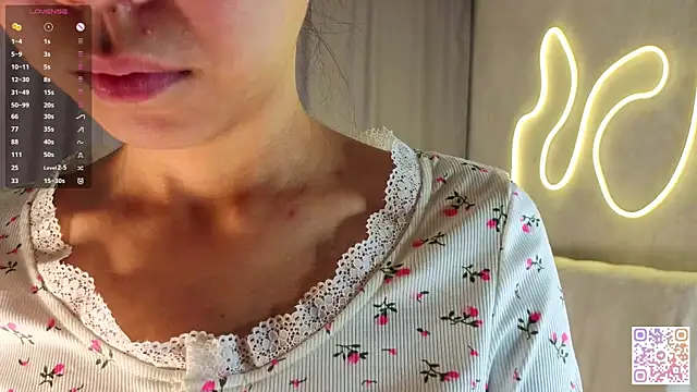 AlodiaAxley online show from 10/10/25, 06:07