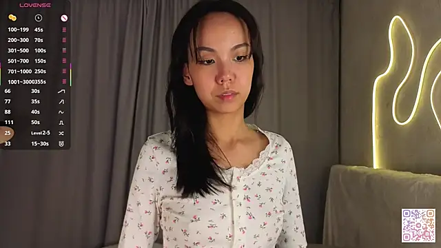 AlodiaAxley online show from 10/20/25, 06:19