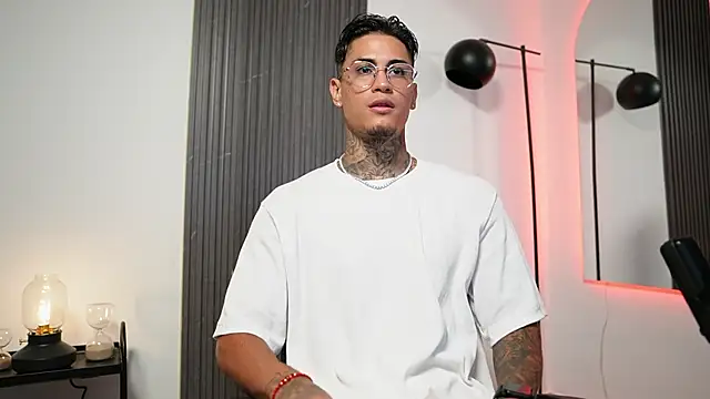 AxelVilla  online show from 09/08/25, 08:19