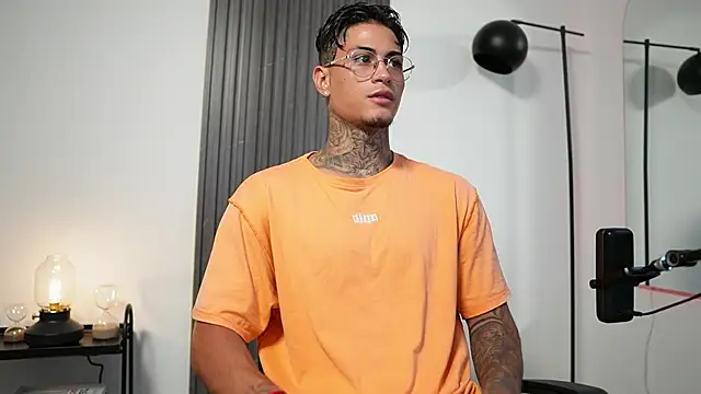 AxelVilla  online show from 09/10/25, 07:58