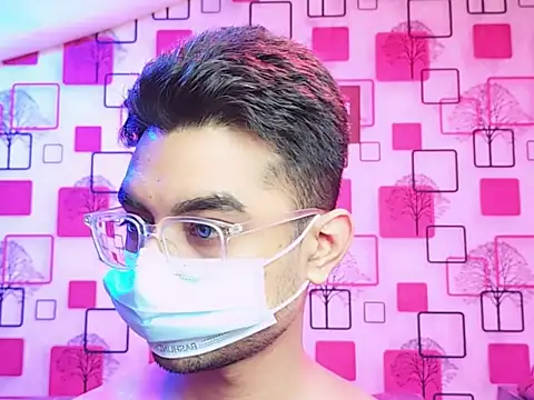 Snapshot of ChiseledCharm chatting on 11/04/25, 07:46 ChiseledCharm online show from 11/04/25, 07:46