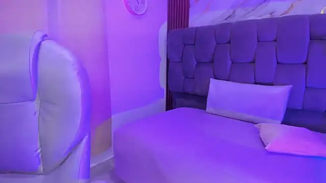 Anny bridge online show from 09/30/25, 01:49