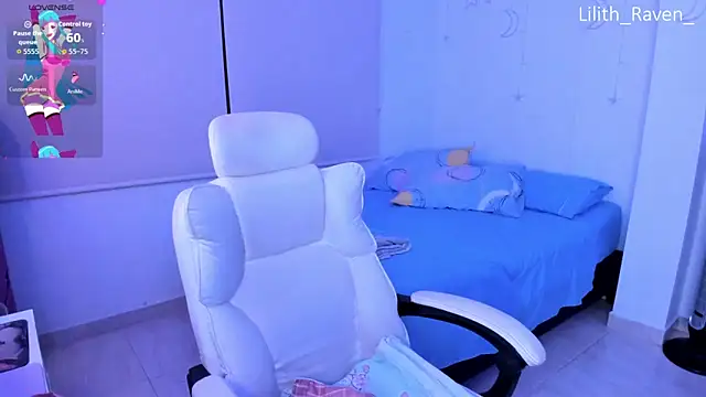 Snapshot of Lilith_Raven_ chatting on 11/03/25, 04:47 Lilith Raven online show from 11/03/25, 04:47