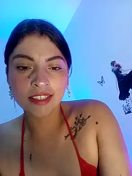 Snapshot of Fox_Roxxan chatting on 11/05/25, 02:11 Fox Roxxan online show from 11/05/25, 02:11