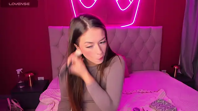 Snapshot of StacyWells chatting on 10/10/25, 01:37 StacyWells online show from 10/10/25, 01:37