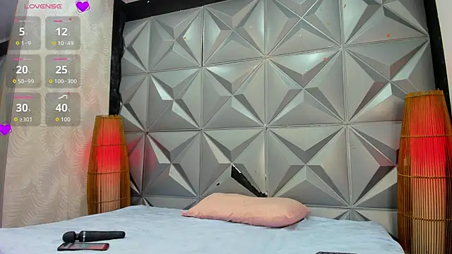 Snapshot of GreciaFox1 chatting on 11/10/25, 11:20 GreciaFox1 online show from 11/10/25, 11:20