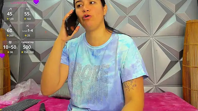 Snapshot of GreciaFox1 chatting on 11/20/25, 11:21 GreciaFox1 online show from 11/20/25, 11:21