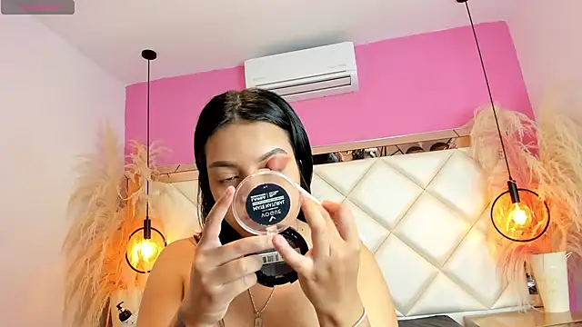 Lucianaa Collins online show from 10/12/25, 03:44