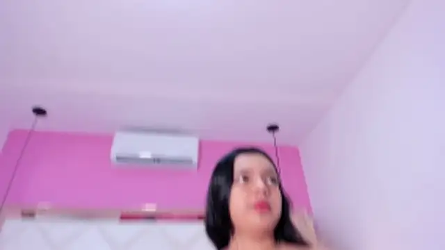 Lucianaa Collins online show from 10/31/25, 12:06