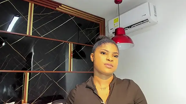 HannyThompson online show from 11/12/25, 07:13