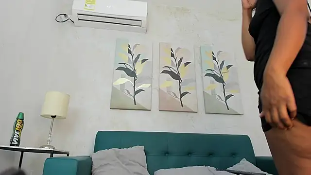 zuri villegas online show from 11/08/25, 06:18