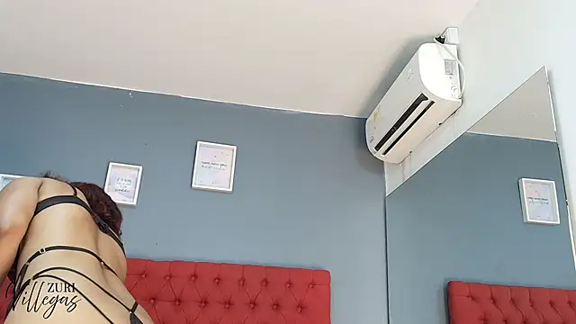 zuri villegas online show from 11/11/25, 03:34