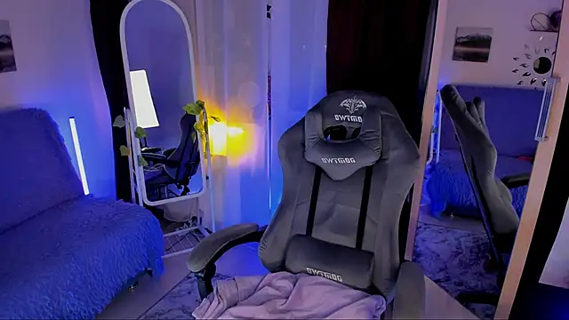 Snapshot of MissClairDeLune chatting on 01/24/25, 05:11 MissClairDeLune online show from 01/24/25, 05:11