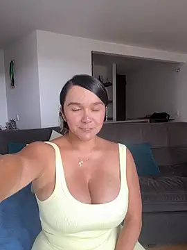 Snapshot of Nova_Gabriela chatting on 10/14/25, 02:51 Nova Gabriela online show from 10/14/25, 02:51