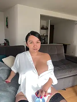 Snapshot of Nova_Gabriela chatting on 11/14/25, 03:22 Nova Gabriela online show from 11/14/25, 03:22