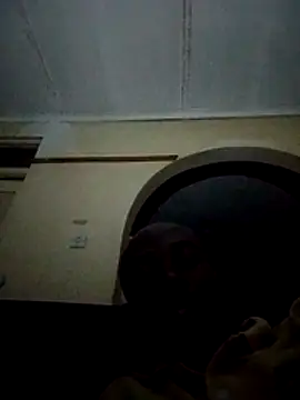 Snapshot of 92donis chatting on 10/21/25, 04:19 92donis online show from 10/21/25, 04:19