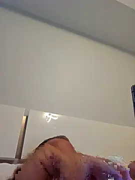 Snapshot of cubanitofeliz40 chatting on 09/15/25, 07:03 cubanitofeliz40 online show from 09/15/25, 07:03