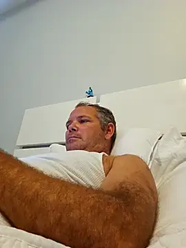 Snapshot of cubanitofeliz40 chatting on 10/02/25, 09:00 cubanitofeliz40 online show from 10/02/25, 09:00