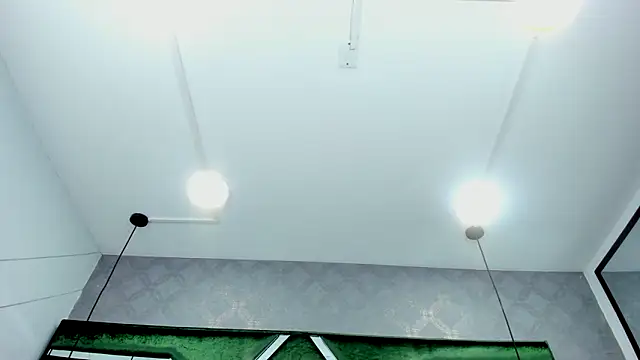 ThaliaCross online show from 10/15/25, 12:27