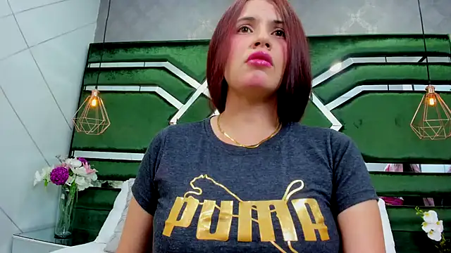 ThaliaCross online show from 10/17/25, 08:00