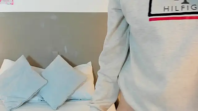 Snapshot of emma_fhox chatting on 10/08/25, 02:20 emma fhox online show from 10/08/25, 02:20