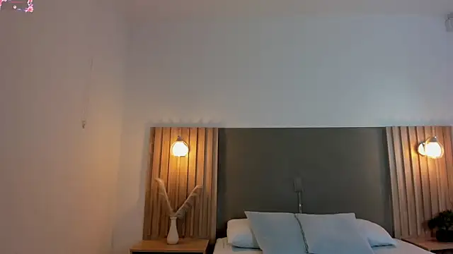 Snapshot of emma_fhox chatting on 10/16/25, 02:23 emma fhox online show from 10/16/25, 02:23