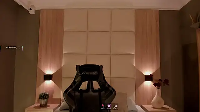 Snapshot of emma_fhox chatting on 11/13/25, 02:10 emma fhox online show from 11/13/25, 02:10