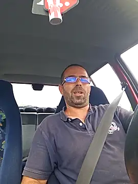 Snapshot of Thomas043 chatting on 09/11/25, 10:15 Thomas043 online show from 09/11/25, 10:15