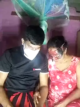 Snapshot of boosypussy chatting on 11/05/25, 03:23 boosypussy online show from 11/05/25, 03:23