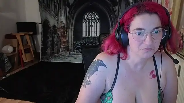 Snapshot of Einfach_Dani_offi chatting on 10/30/25, 09:04 Einfach Dani offi online show from 10/30/25, 09:04