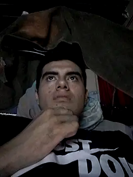 Snapshot of Ortiz3404 chatting on 10/21/25, 03:51 Ortiz3404 online show from 10/21/25, 03:51